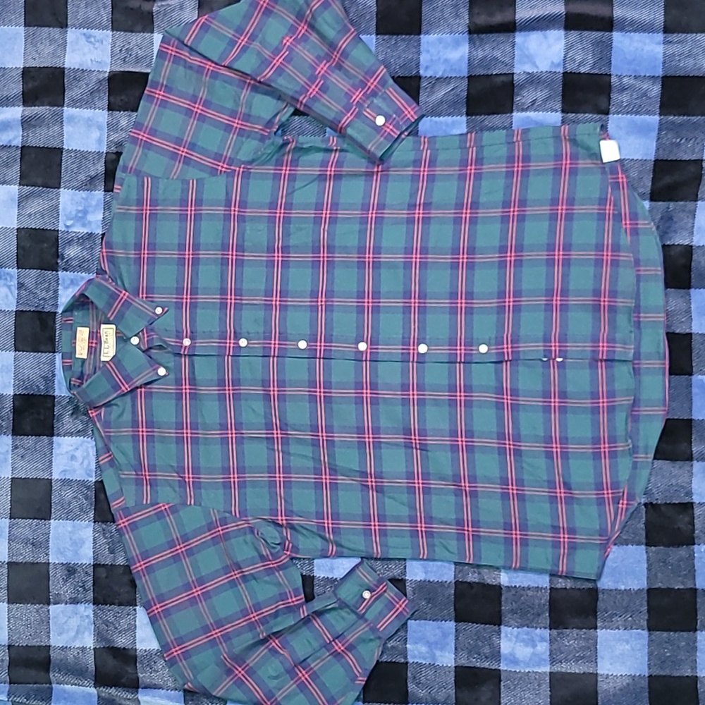 Vintage. Made in USA. LL BEAN. Button-up. 50/40 Cotton-blend. Men's size 17-34